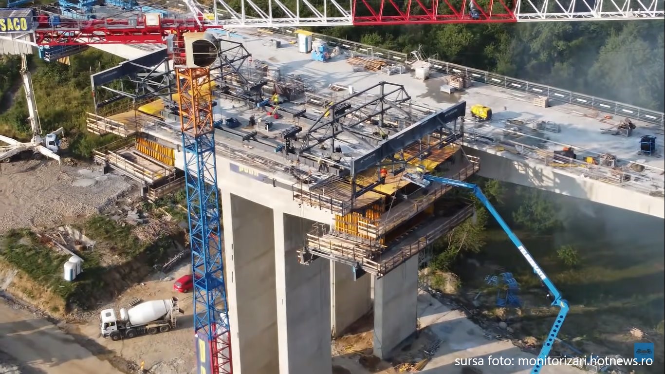 Zilele trecute a fost finalizată calea 1 spre Pitești a Viaductului Tălmăcel potrivit unui fotograf