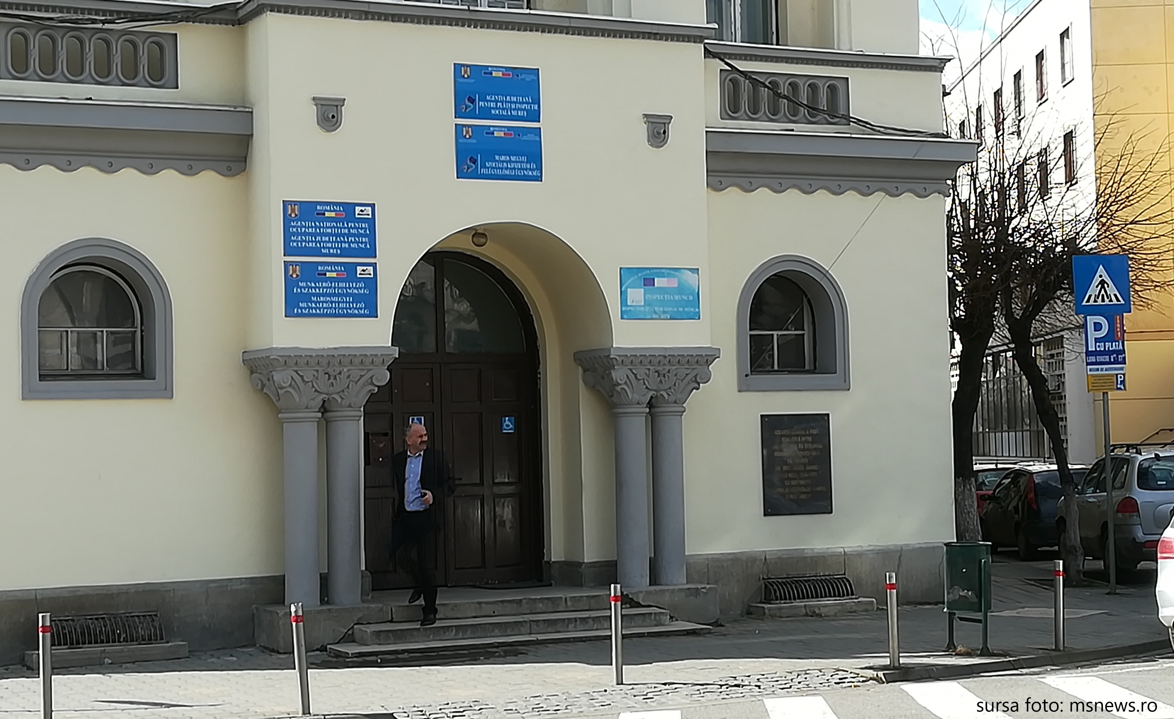 Tinerii de peste 16 ani cu studii finalizate se pot înscrie la AJOFM Mureș pentru beneficii