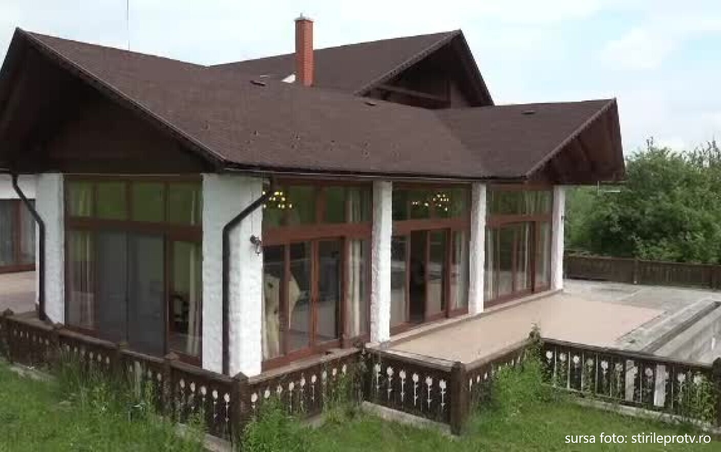 Conacele impozante din Mureș își caută proprietari străini. Românii nu se înghesuie să le cumpere