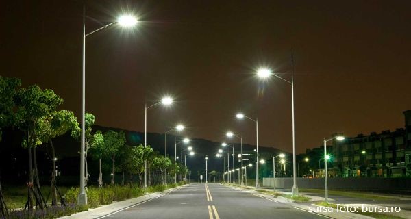 Primăria Bistrița a semnat contractul pe 5 ani cu firma care va asigura iluminatul public în oraș